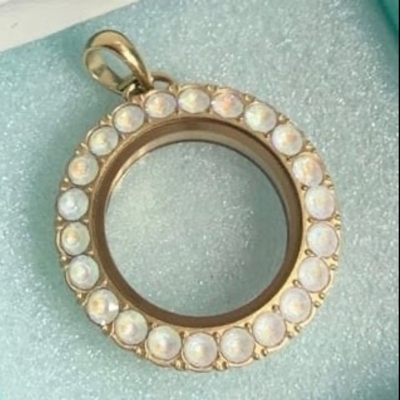 Origami Owl Medium Gold Twist Living Locket w/ Grey DeLite Swarovski Crystals - Picture 3 of 4